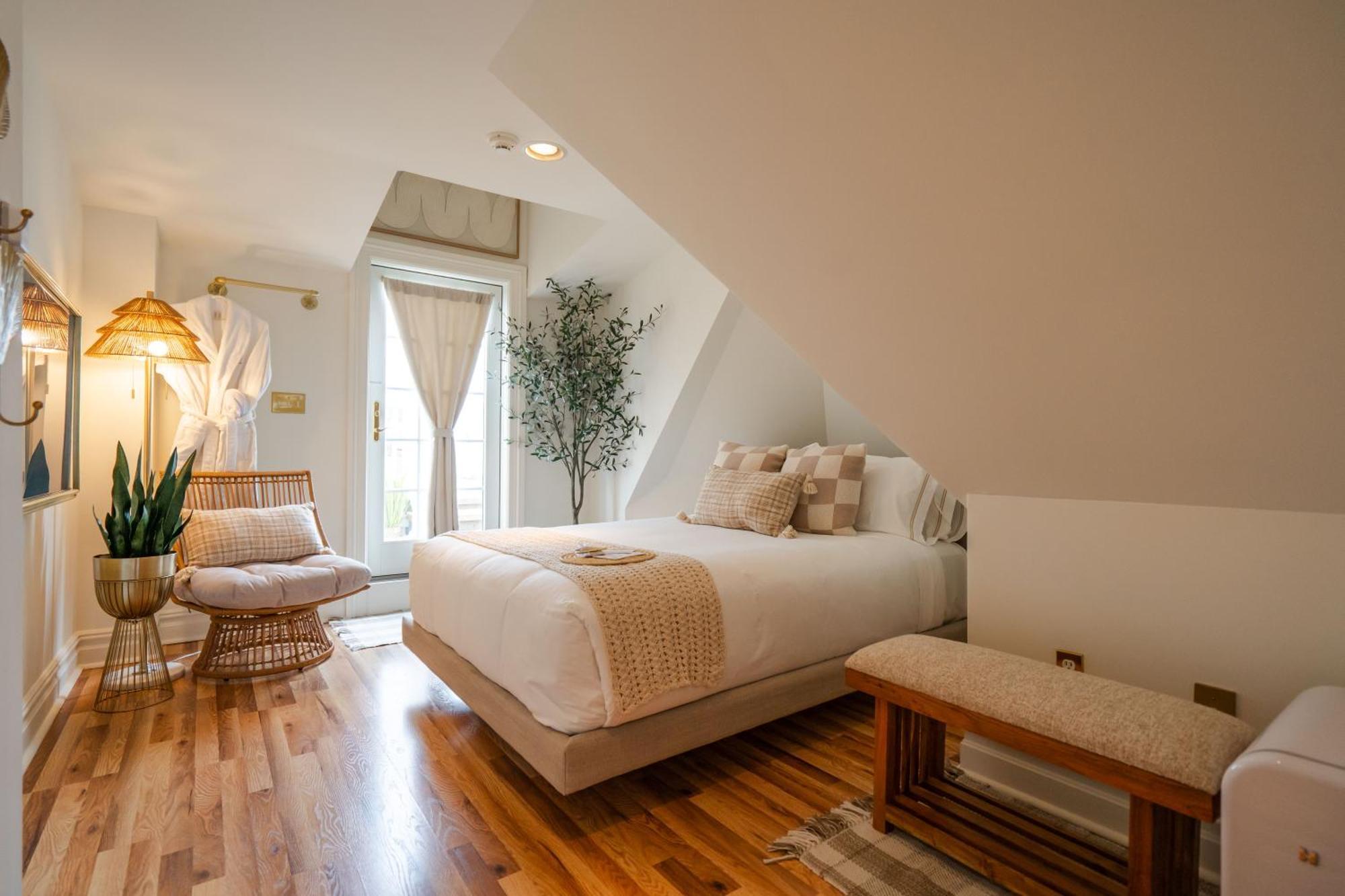 Coastal Chateau Hotel 4*