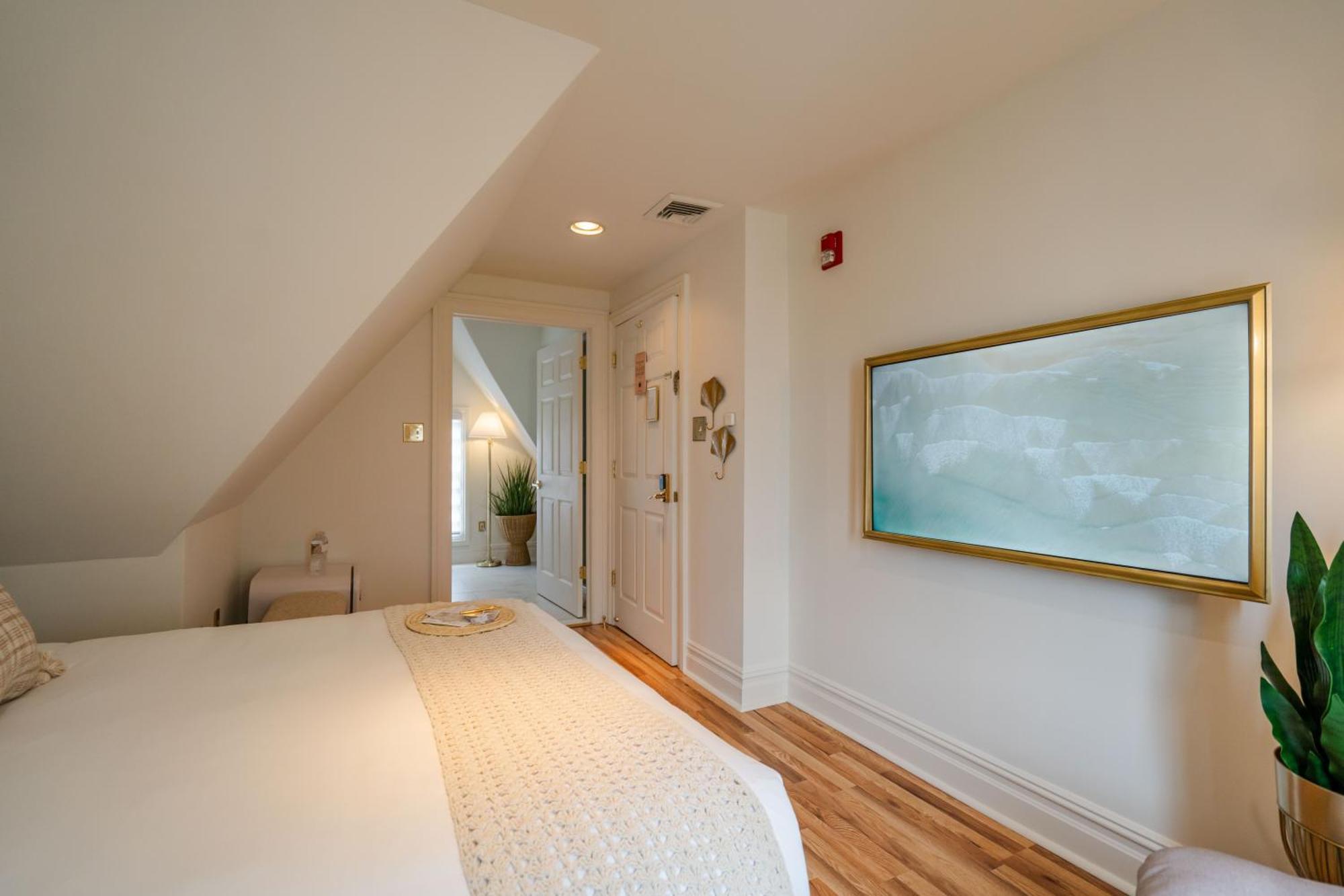 Hotel Coastal Chateau 4*