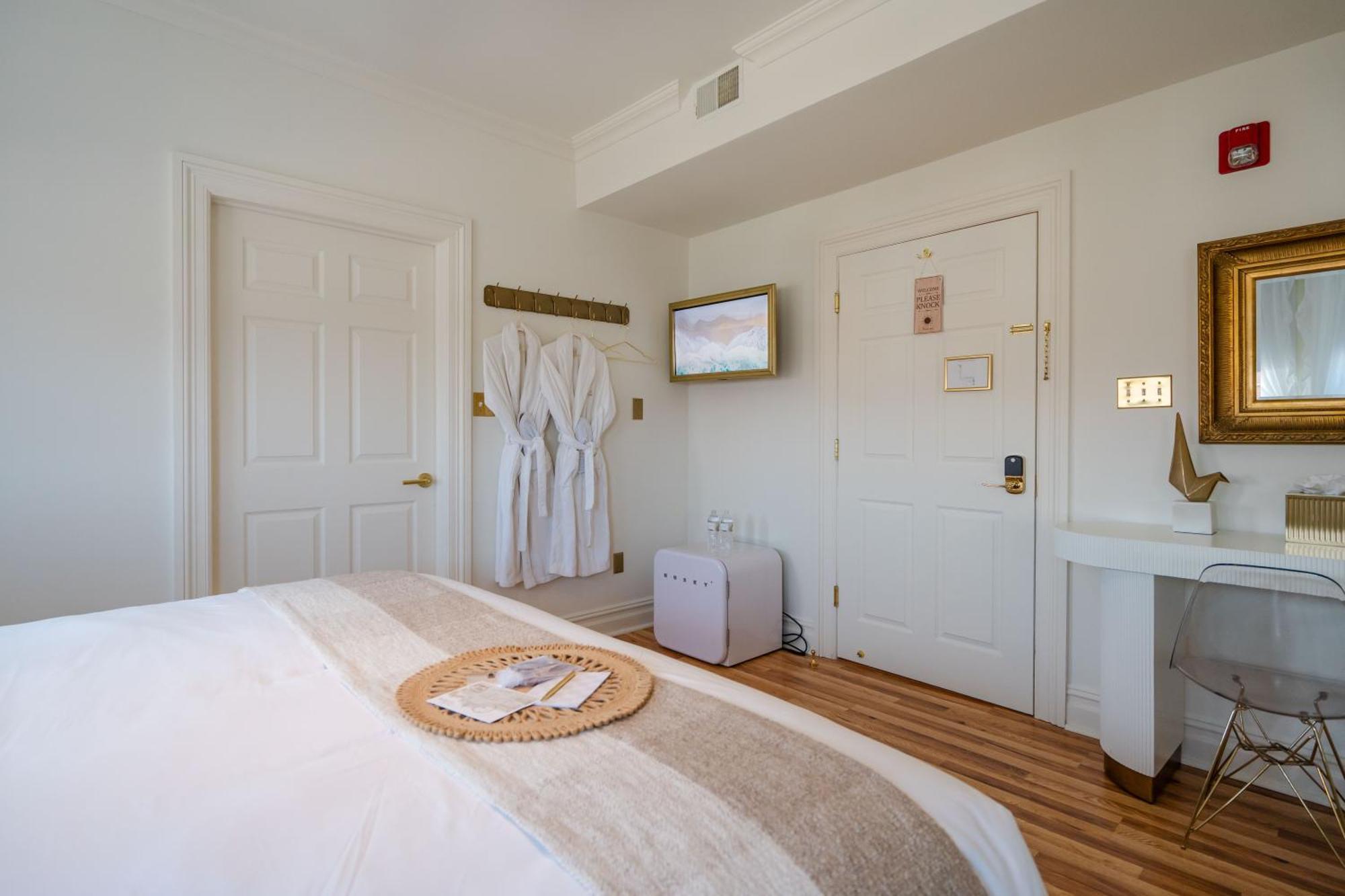 Coastal Chateau Hotel 4*